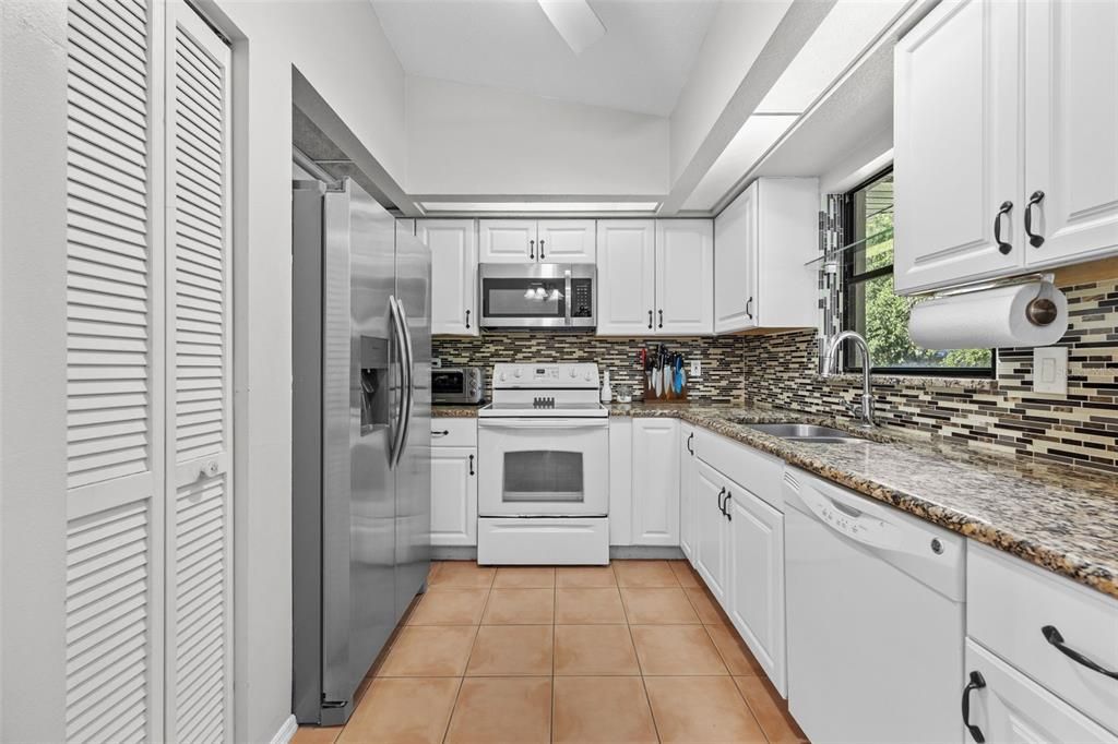 For Sale: $242,000 (3 beds, 2 baths, 1236 Square Feet)