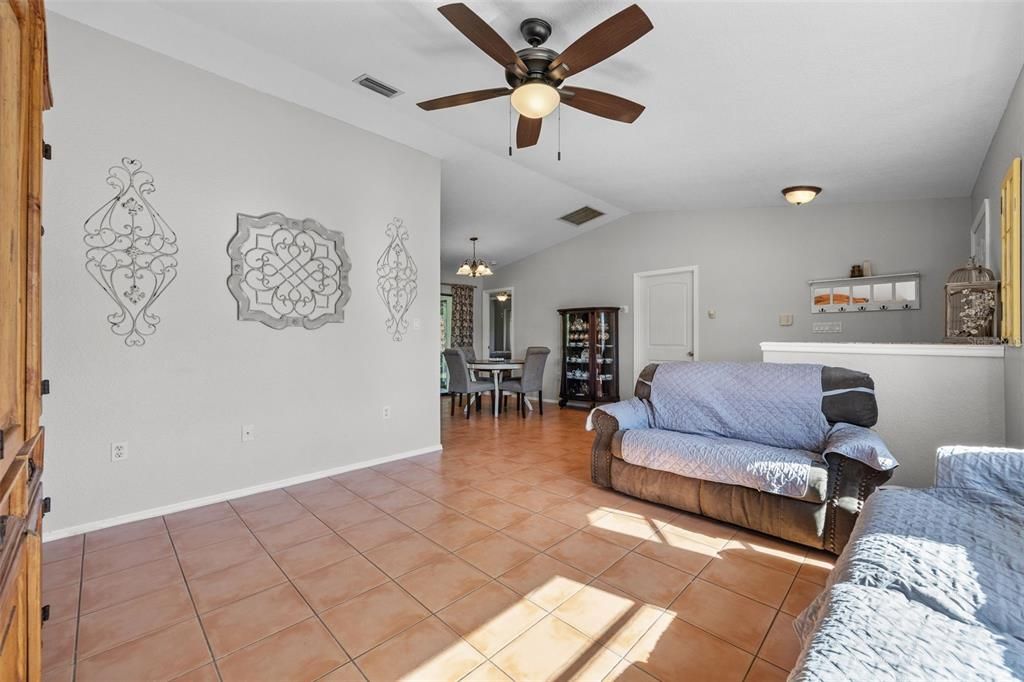 For Sale: $242,000 (3 beds, 2 baths, 1236 Square Feet)