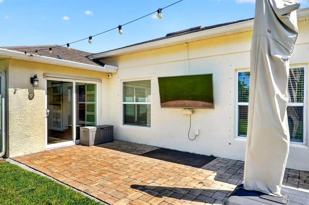 For Sale: $370,000 (3 beds, 2 baths, 1320 Square Feet)