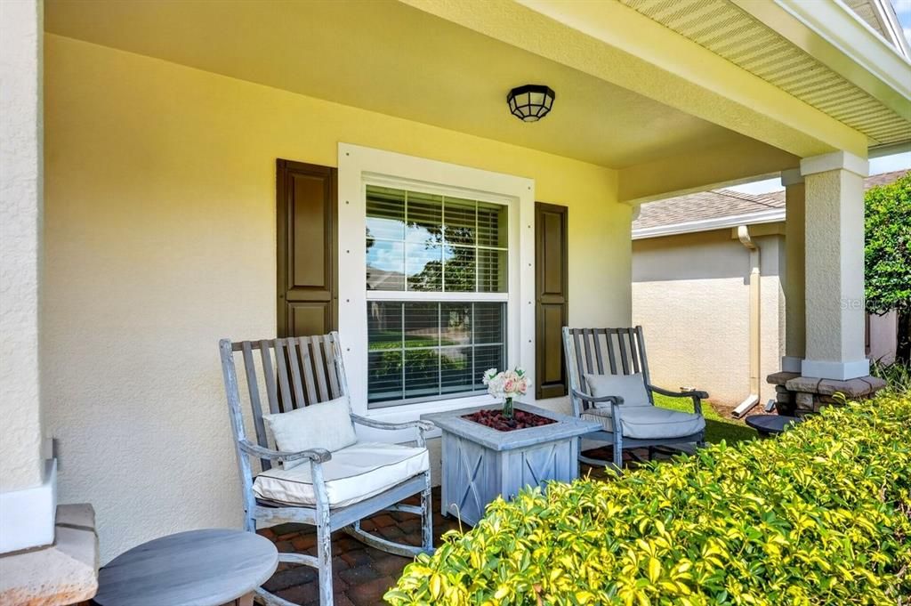 For Sale: $370,000 (3 beds, 2 baths, 1320 Square Feet)