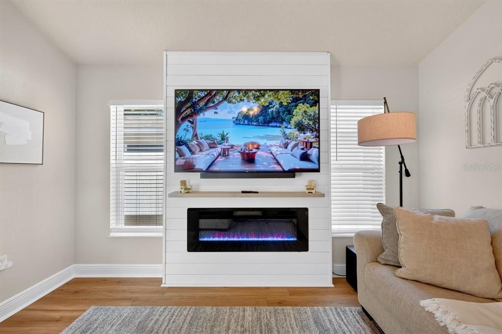 For Sale: $370,000 (3 beds, 2 baths, 1320 Square Feet)