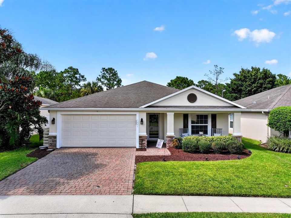 For Sale: $370,000 (3 beds, 2 baths, 1320 Square Feet)