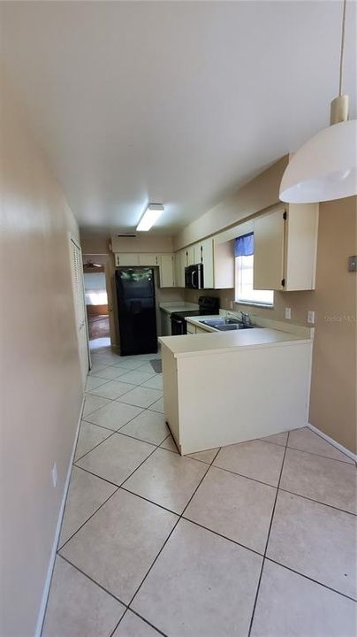 For Sale: $249,900 (2 beds, 2 baths, 1007 Square Feet)
