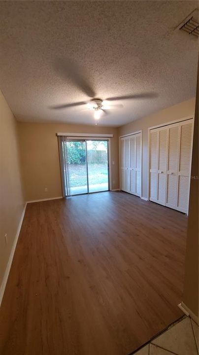 For Sale: $249,900 (2 beds, 2 baths, 1007 Square Feet)
