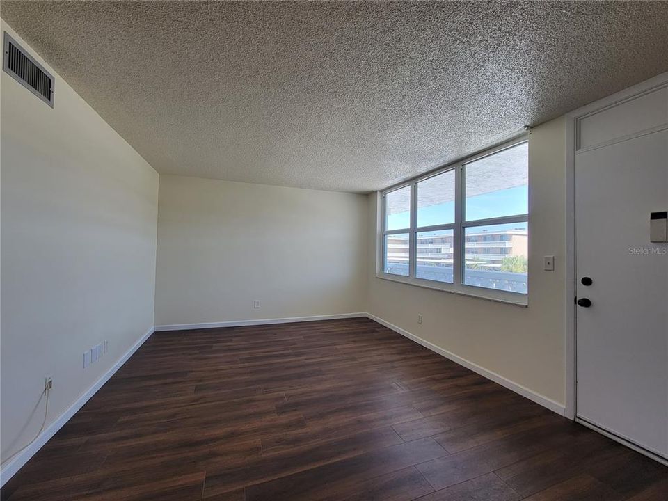En Venta: $117,900 (1 camas, 1 baños, 825 Pies cuadrados)