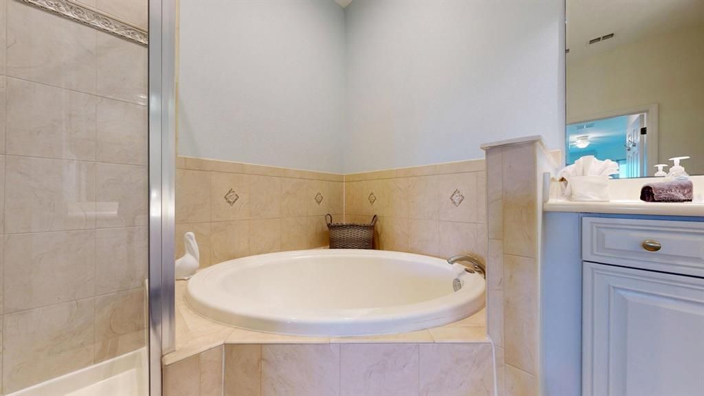 For Sale: $649,000 (3 beds, 2 baths, 1682 Square Feet)