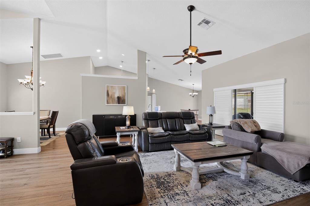 For Sale: $389,900 (3 beds, 2 baths, 2178 Square Feet)