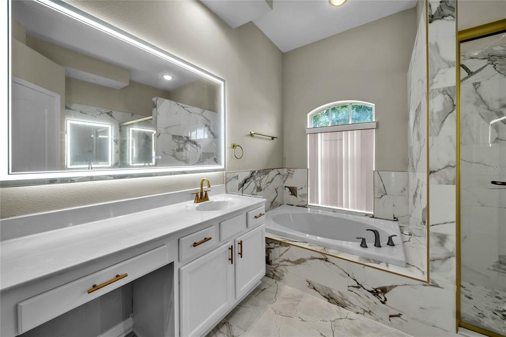 En Venta: $448,000 (4 camas, 3 baños, 2145 Pies cuadrados)