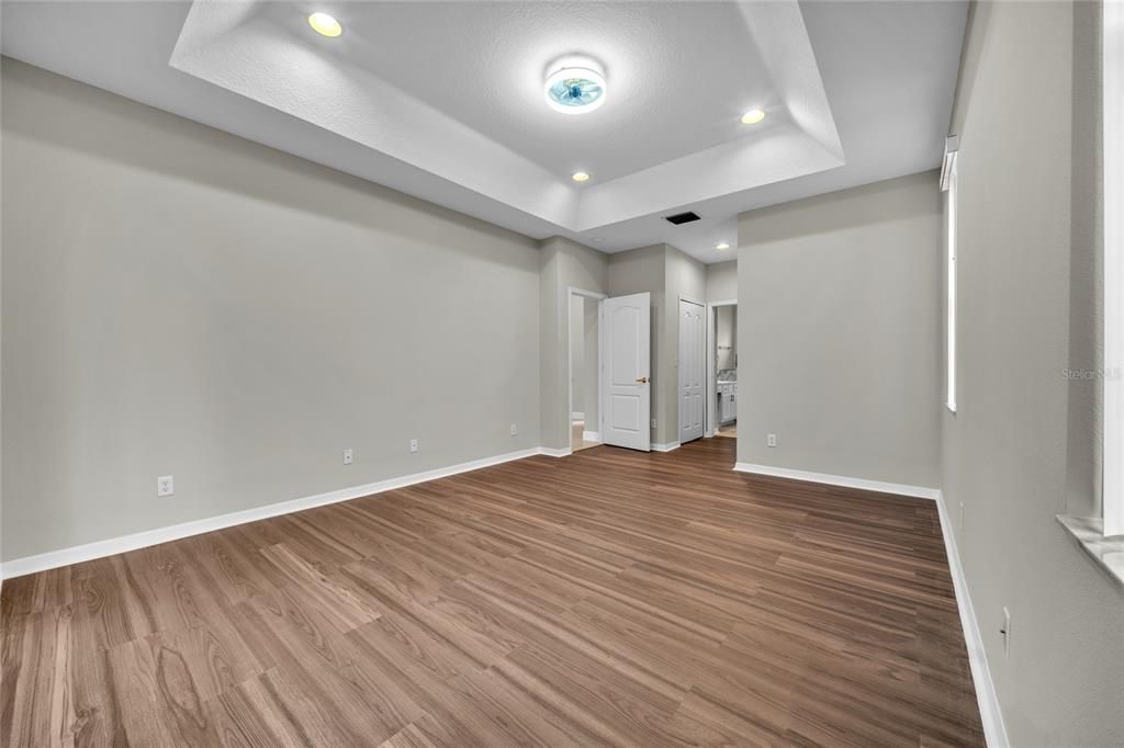En Venta: $448,000 (4 camas, 3 baños, 2145 Pies cuadrados)