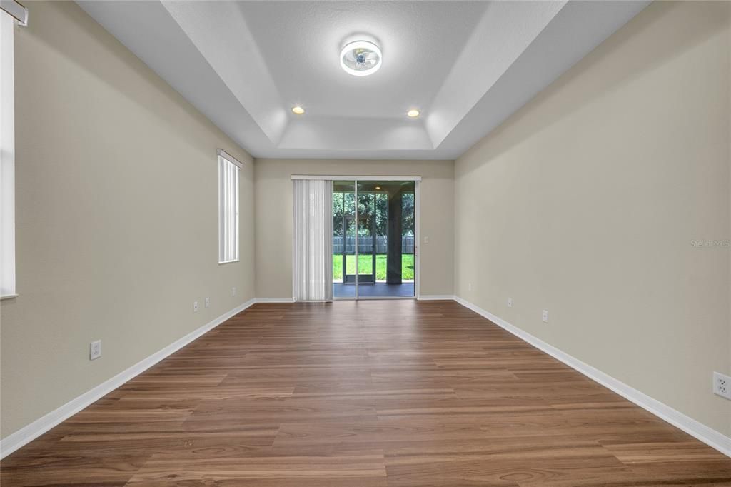 En Venta: $448,000 (4 camas, 3 baños, 2145 Pies cuadrados)