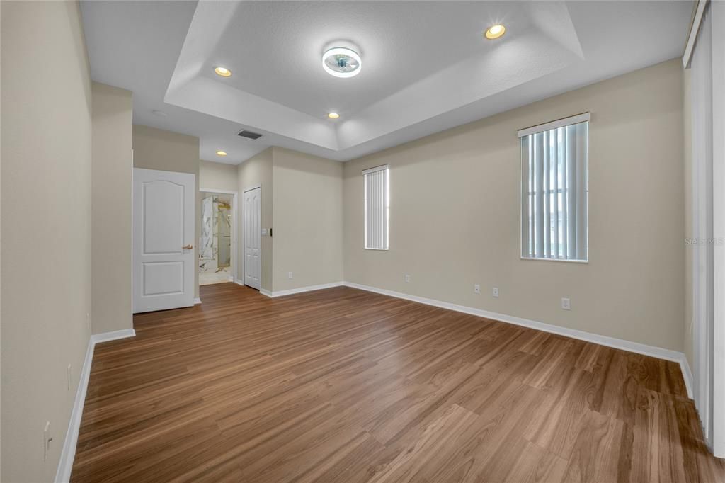 En Venta: $448,000 (4 camas, 3 baños, 2145 Pies cuadrados)