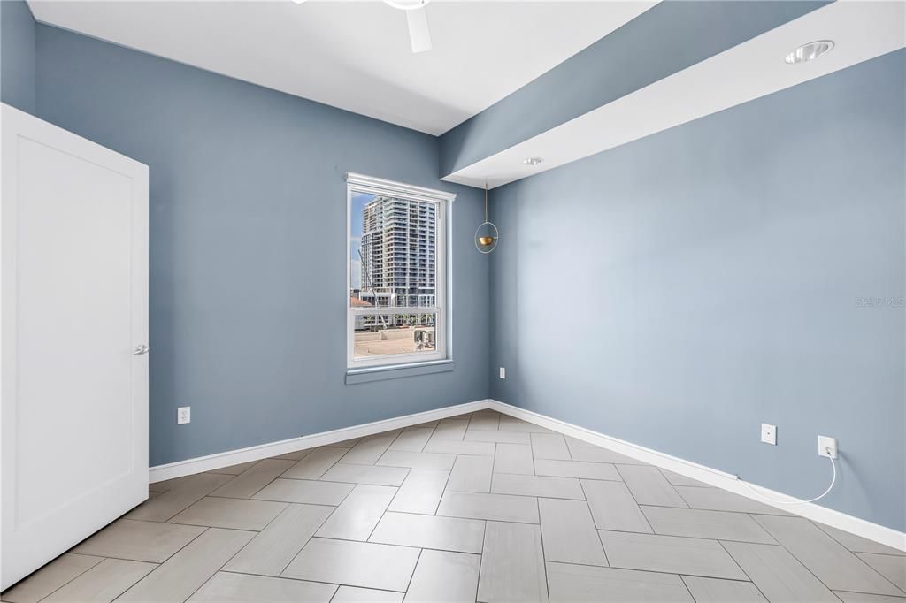 En Venta: $699,900 (2 camas, 2 baños, 1260 Pies cuadrados)