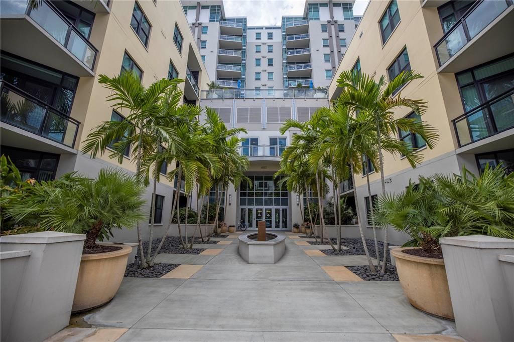 En Venta: $699,900 (2 camas, 2 baños, 1260 Pies cuadrados)