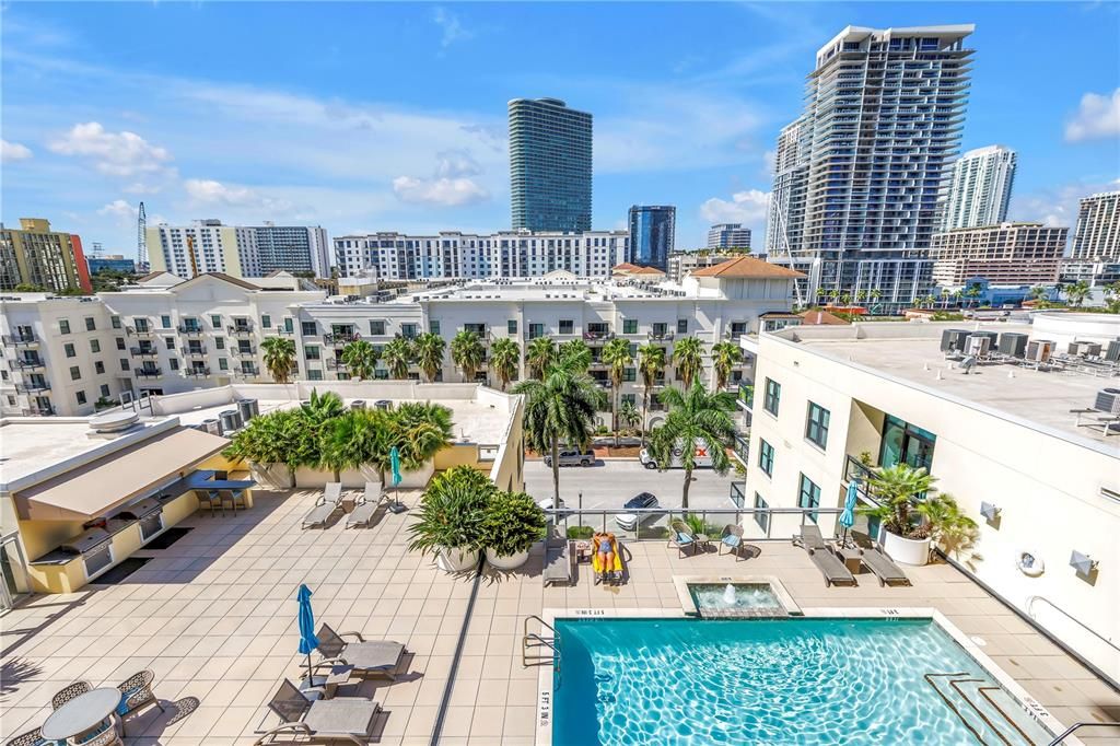 En Venta: $699,900 (2 camas, 2 baños, 1260 Pies cuadrados)