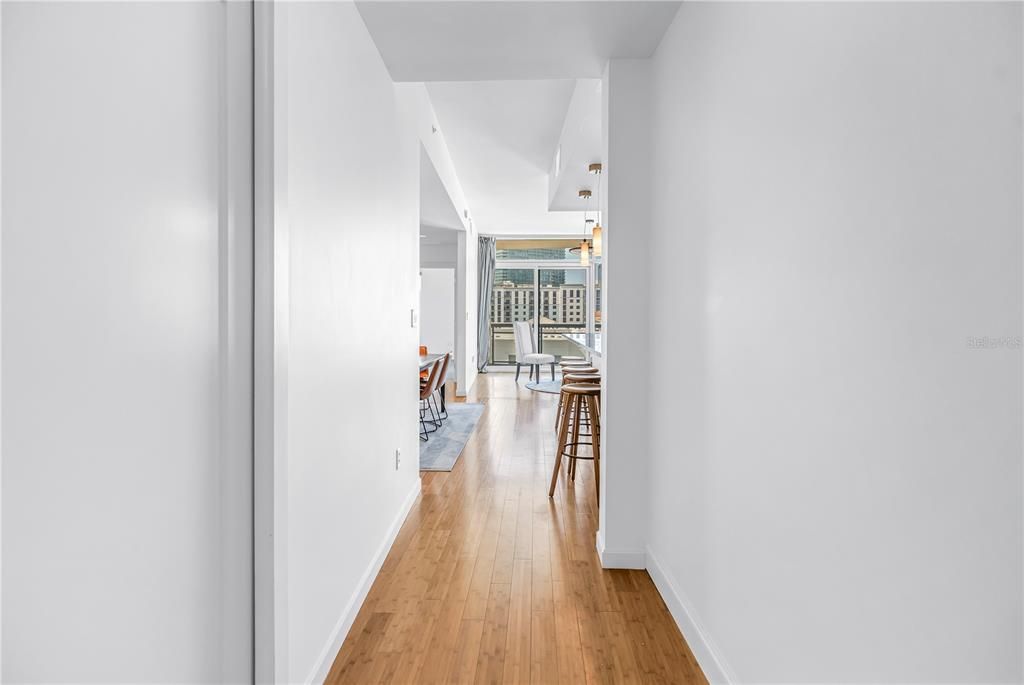 En Venta: $699,900 (2 camas, 2 baños, 1260 Pies cuadrados)