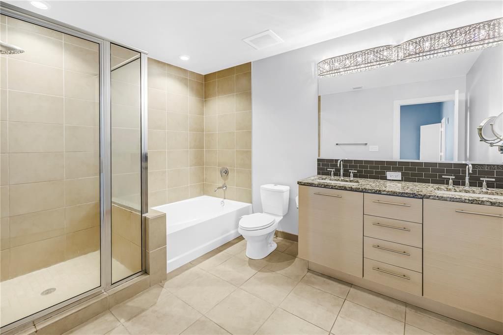 En Venta: $699,900 (2 camas, 2 baños, 1260 Pies cuadrados)