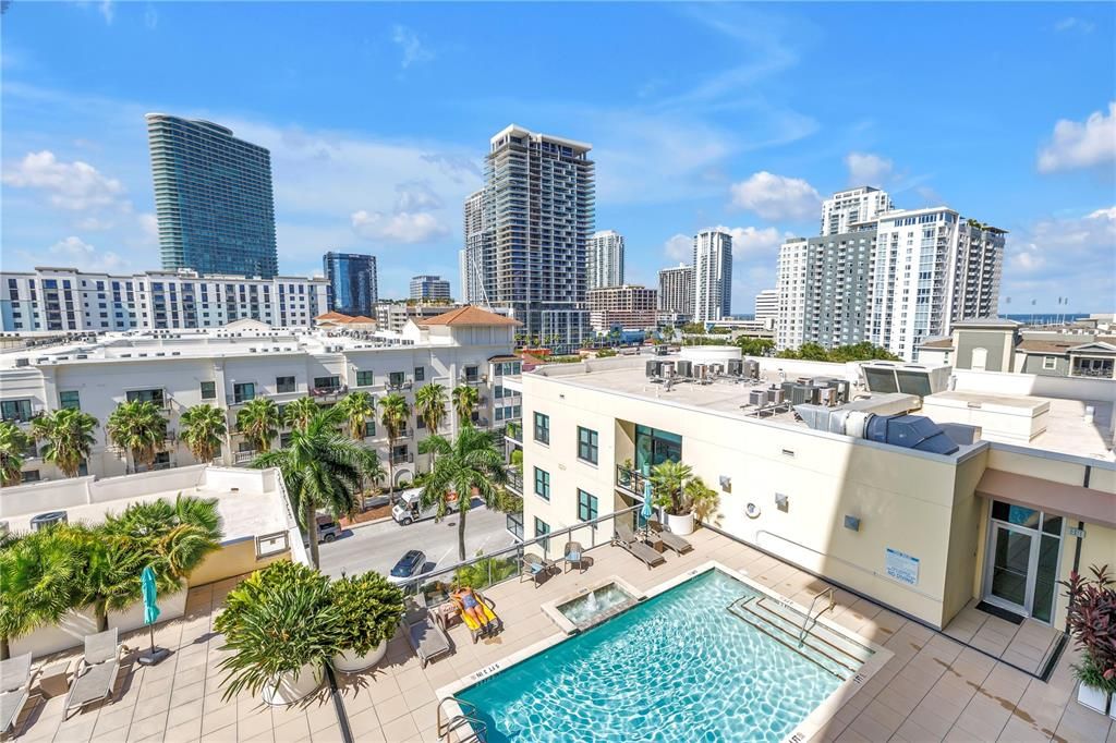 En Venta: $699,900 (2 camas, 2 baños, 1260 Pies cuadrados)