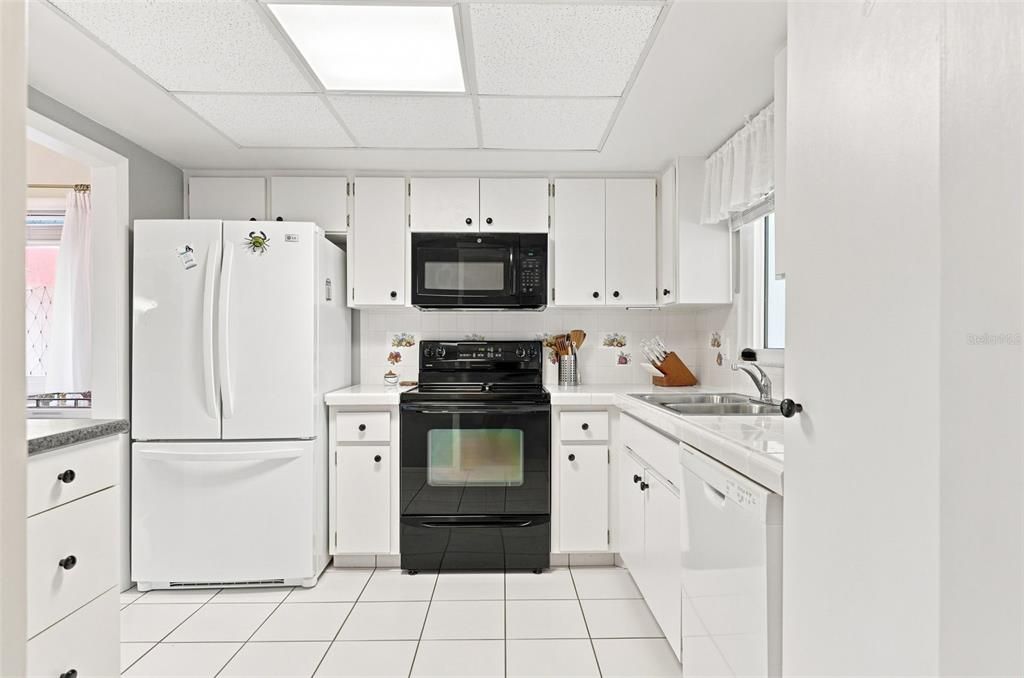 For Sale: $275,000 (2 beds, 2 baths, 1120 Square Feet)