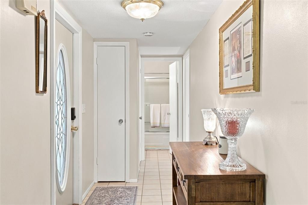 For Sale: $275,000 (2 beds, 2 baths, 1120 Square Feet)