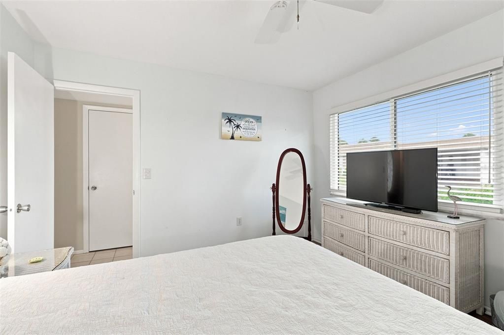 For Sale: $275,000 (2 beds, 2 baths, 1120 Square Feet)