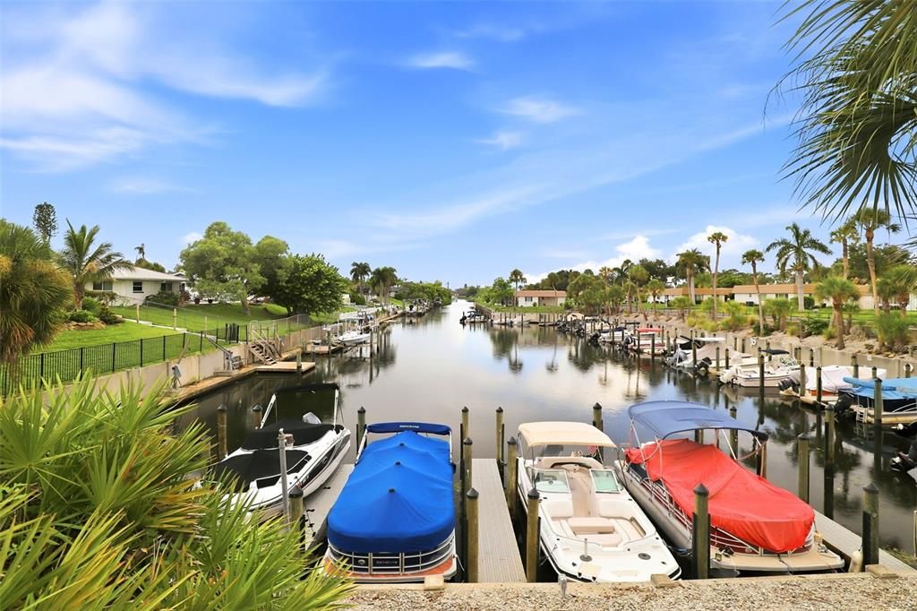 For Sale: $275,000 (2 beds, 2 baths, 1120 Square Feet)