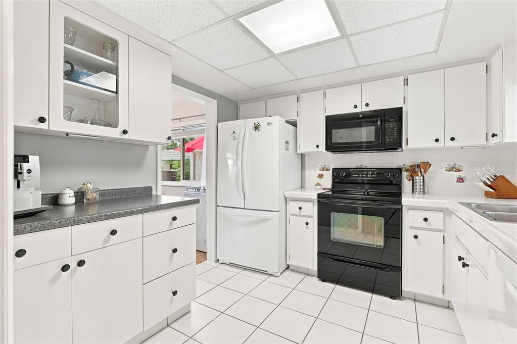 For Sale: $275,000 (2 beds, 2 baths, 1120 Square Feet)