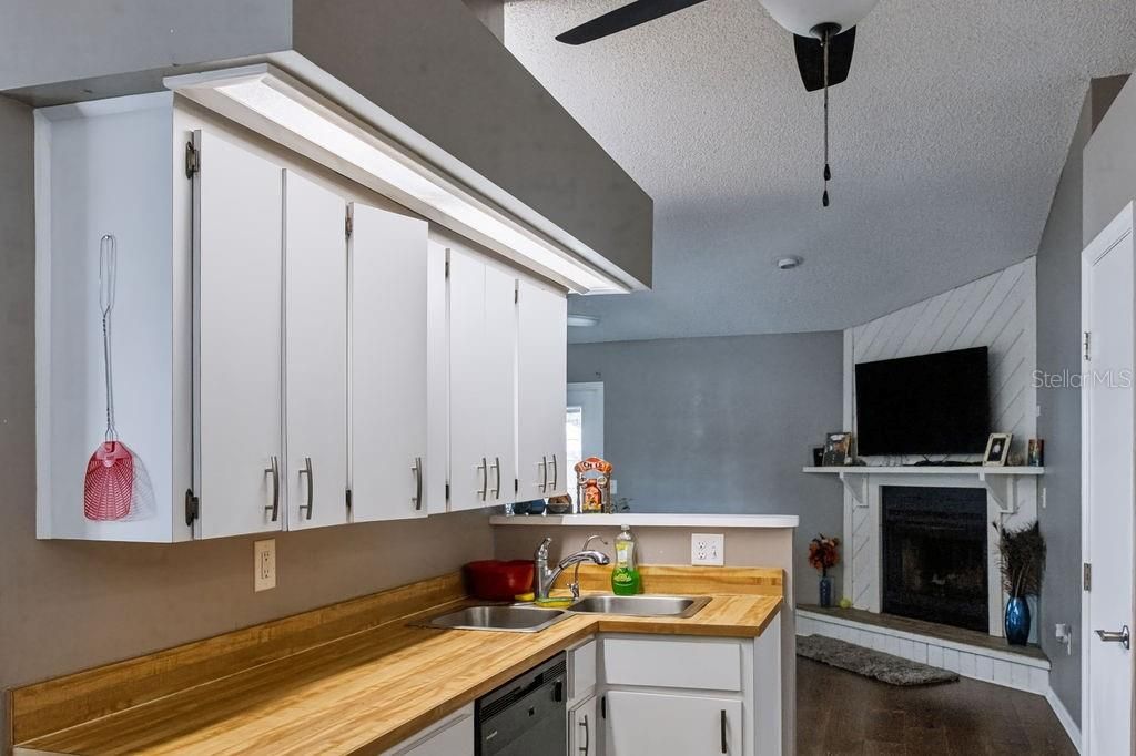 En Venta: $314,900 (3 camas, 2 baños, 1484 Pies cuadrados)