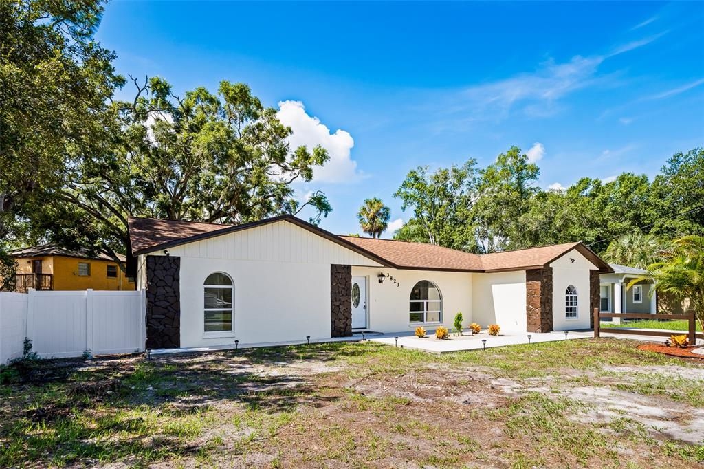 For Sale: $415,000 (4 beds, 2 baths, 1728 Square Feet)