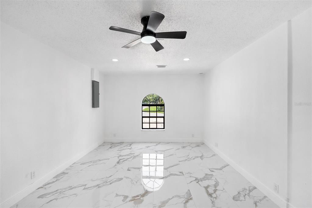 For Sale: $415,000 (4 beds, 2 baths, 1728 Square Feet)