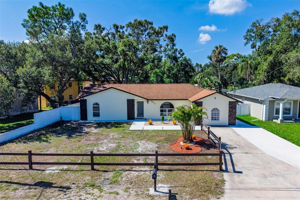 For Sale: $415,000 (4 beds, 2 baths, 1728 Square Feet)