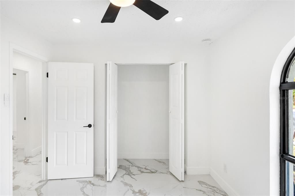 For Sale: $415,000 (4 beds, 2 baths, 1728 Square Feet)