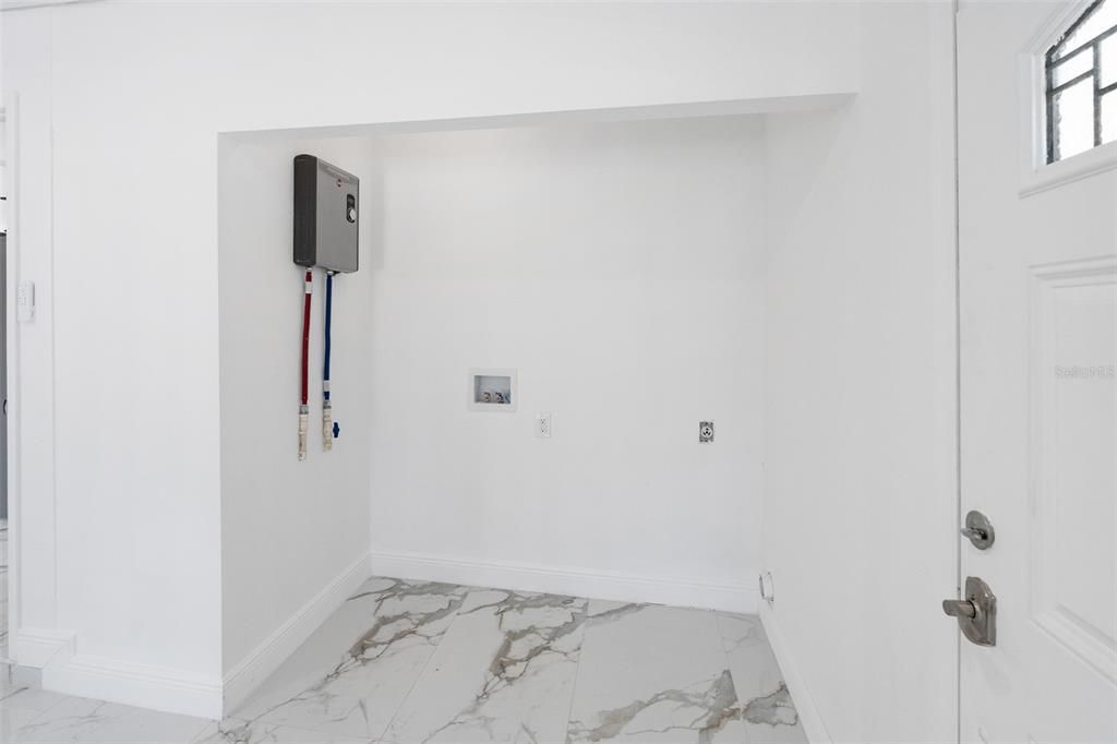 For Sale: $415,000 (4 beds, 2 baths, 1728 Square Feet)