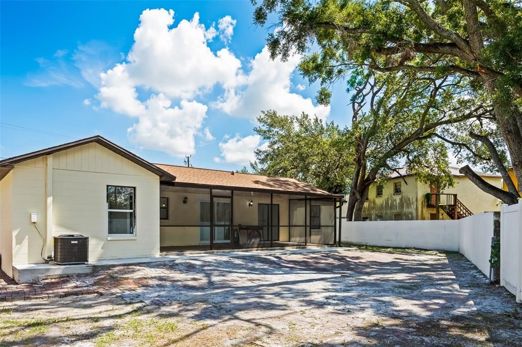 For Sale: $415,000 (4 beds, 2 baths, 1728 Square Feet)