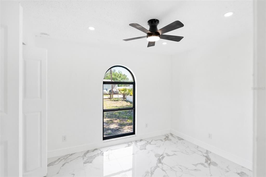 For Sale: $415,000 (4 beds, 2 baths, 1728 Square Feet)