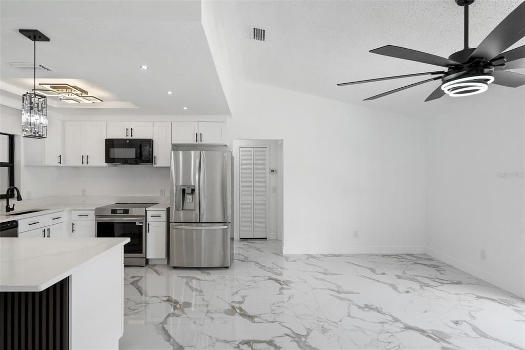 For Sale: $415,000 (4 beds, 2 baths, 1728 Square Feet)
