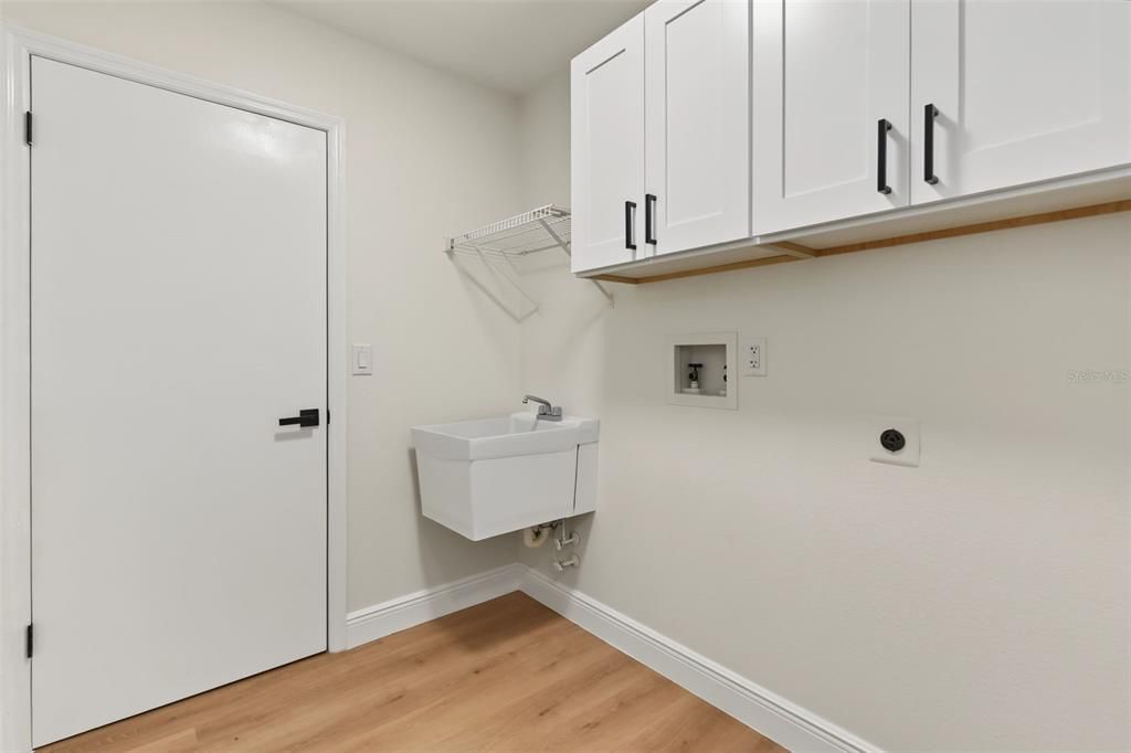 For Sale: $340,000 (3 beds, 2 baths, 1509 Square Feet)