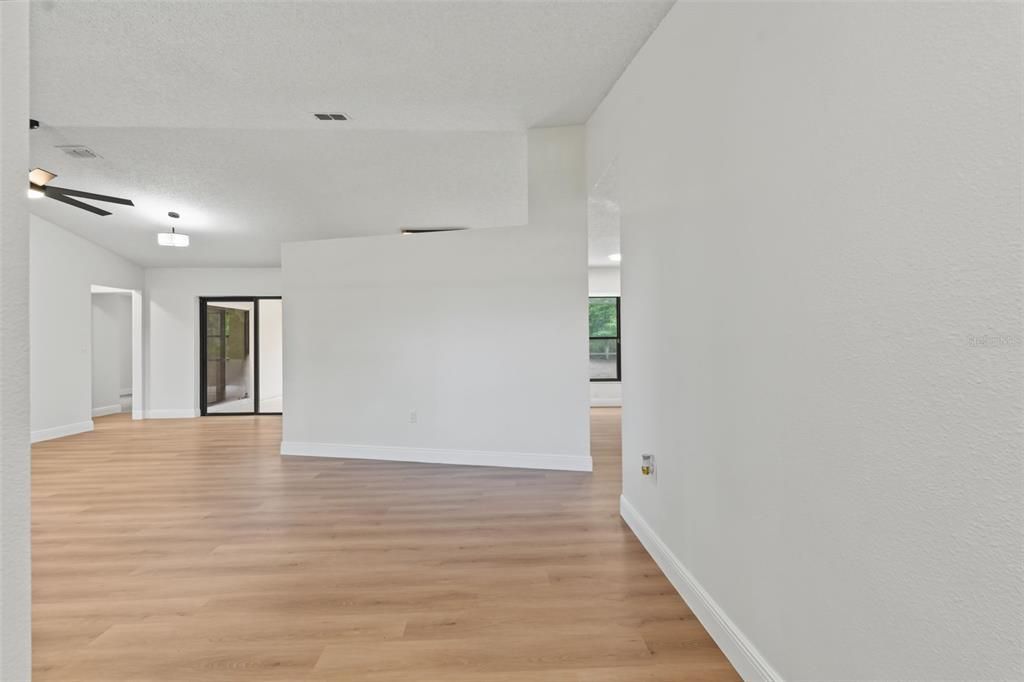 For Sale: $340,000 (3 beds, 2 baths, 1509 Square Feet)