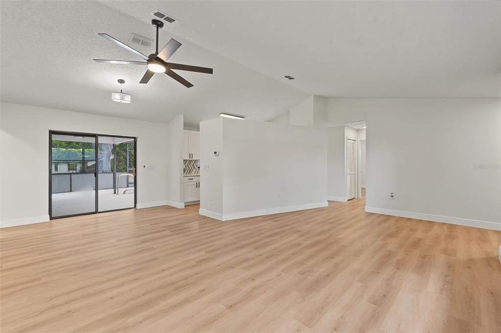 For Sale: $340,000 (3 beds, 2 baths, 1509 Square Feet)