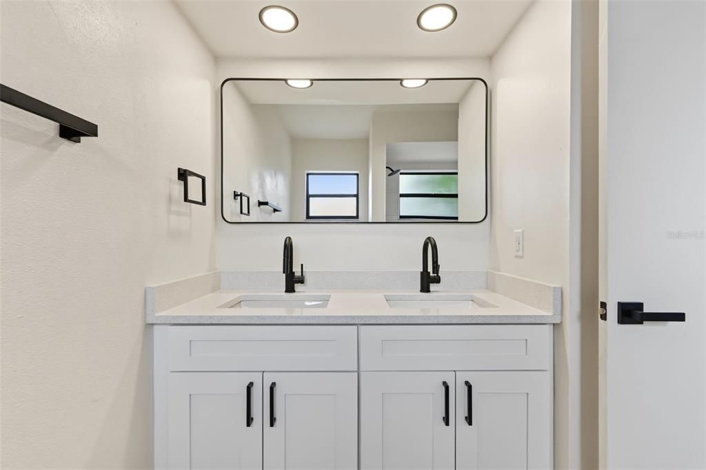 For Sale: $340,000 (3 beds, 2 baths, 1509 Square Feet)