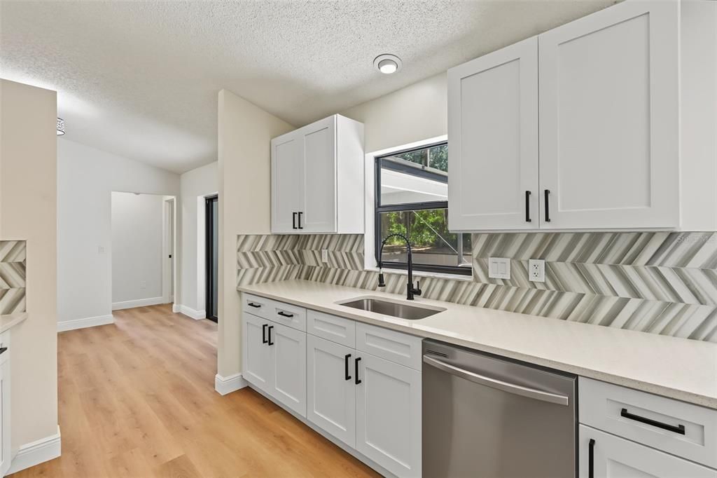 For Sale: $340,000 (3 beds, 2 baths, 1509 Square Feet)