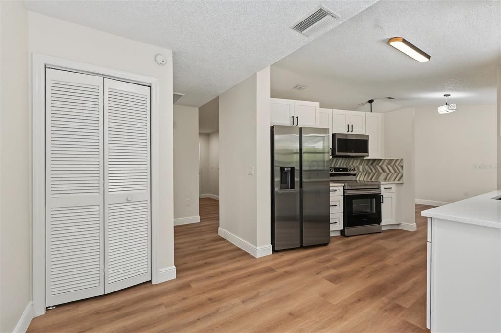 For Sale: $340,000 (3 beds, 2 baths, 1509 Square Feet)
