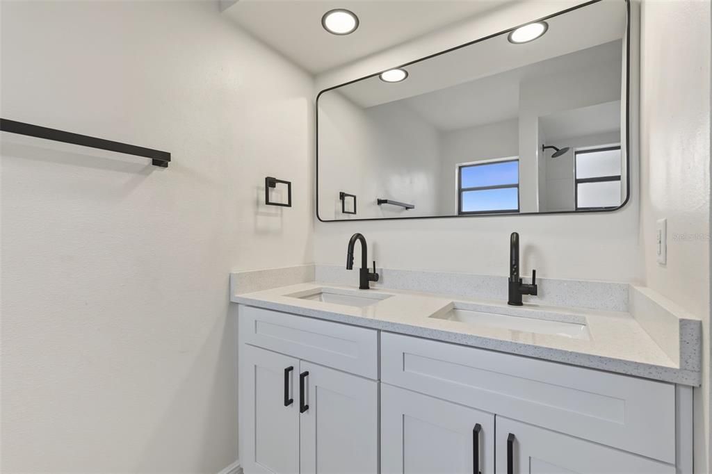 For Sale: $340,000 (3 beds, 2 baths, 1509 Square Feet)