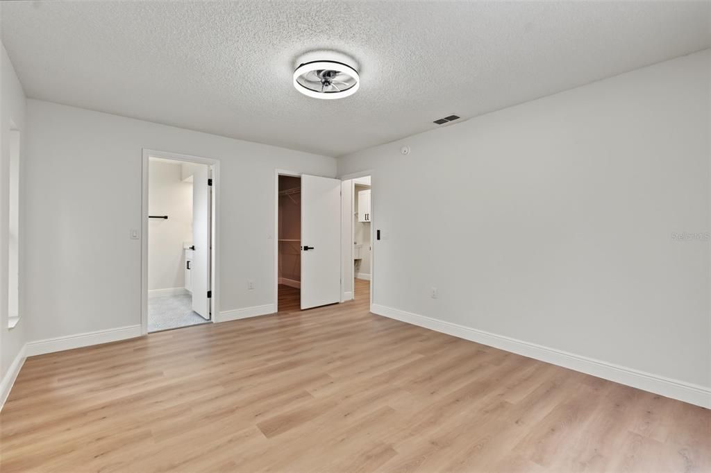 For Sale: $340,000 (3 beds, 2 baths, 1509 Square Feet)