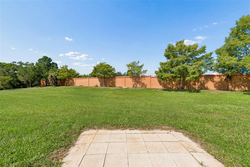 На продажу: $139,900 (2 спален, 2 ванн, 1029 Квадратных фут)