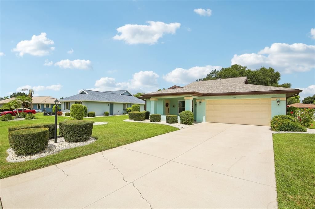 For Sale: $284,900 (2 beds, 2 baths, 1845 Square Feet)