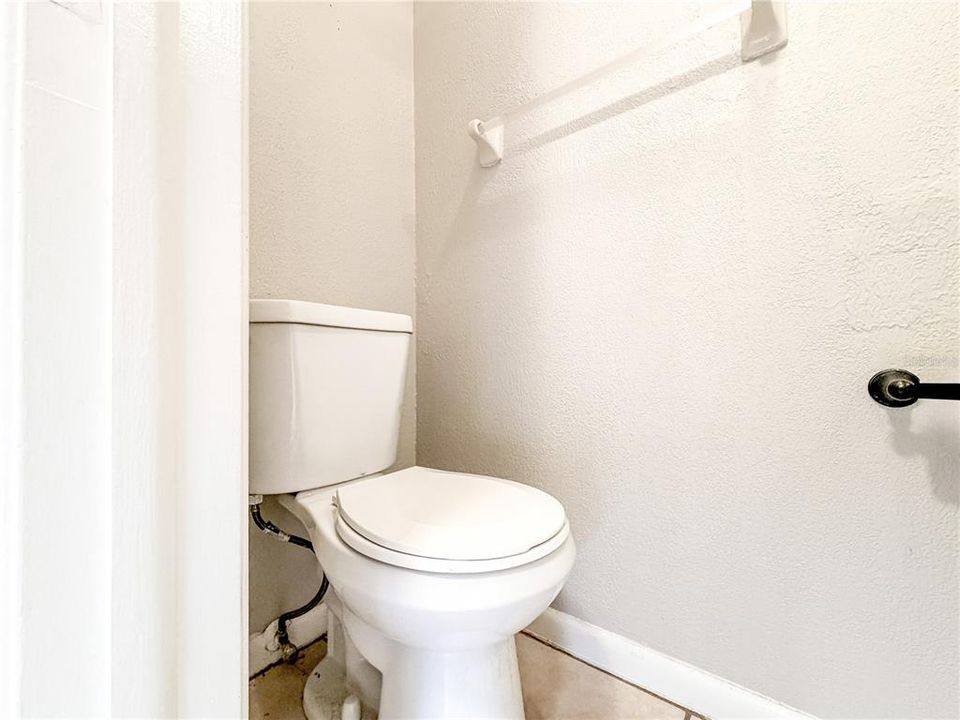 For Sale: $199,900 (2 beds, 2 baths, 1223 Square Feet)