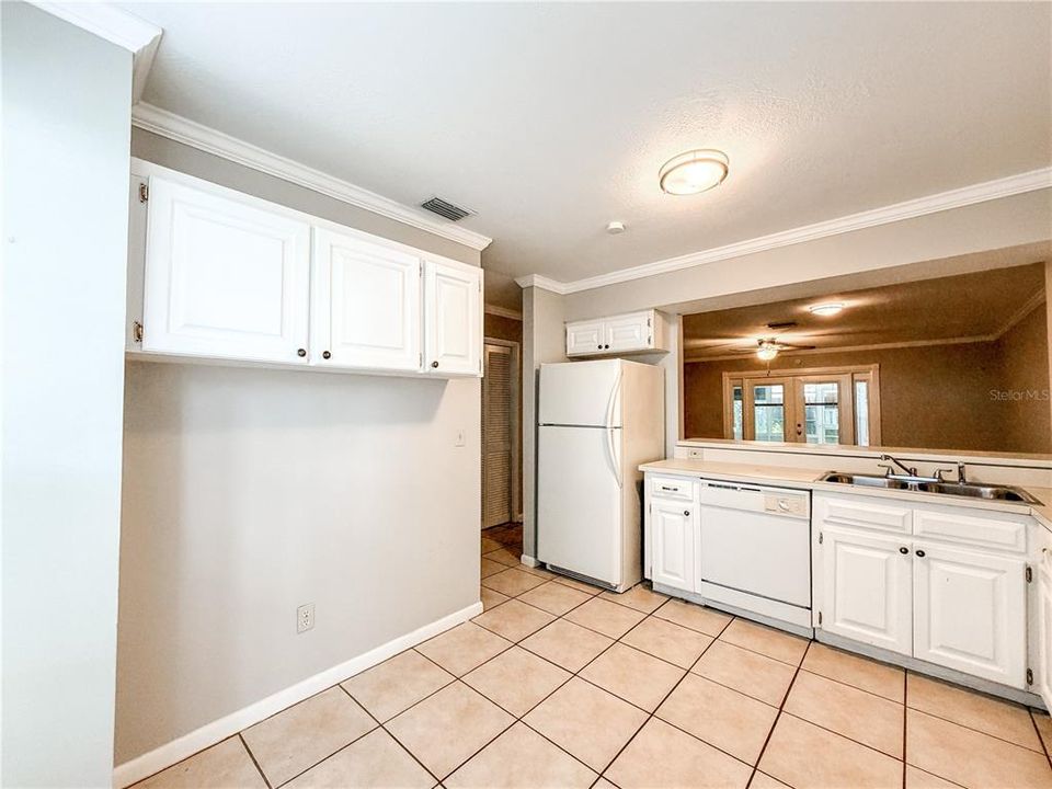 For Sale: $199,900 (2 beds, 2 baths, 1223 Square Feet)
