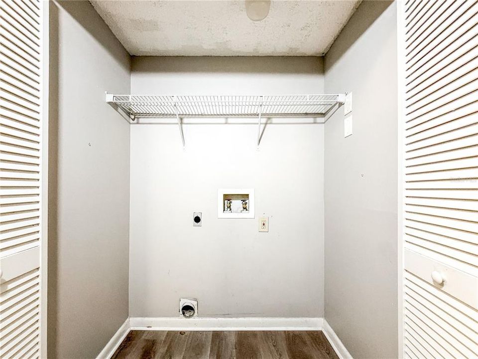 For Sale: $199,900 (2 beds, 2 baths, 1223 Square Feet)