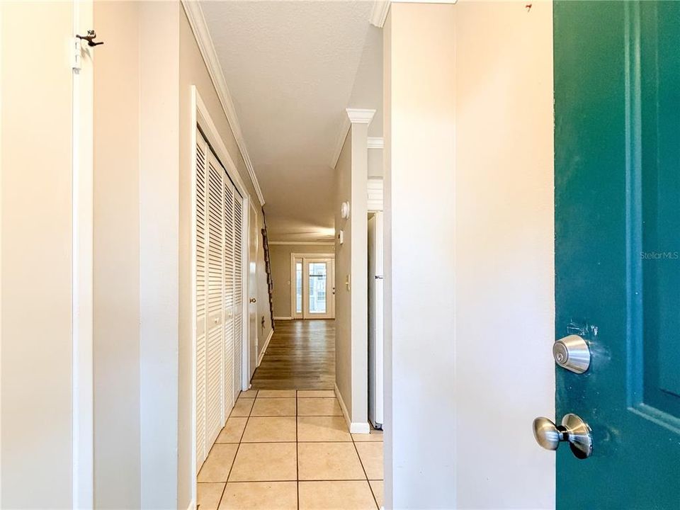 For Sale: $199,900 (2 beds, 2 baths, 1223 Square Feet)