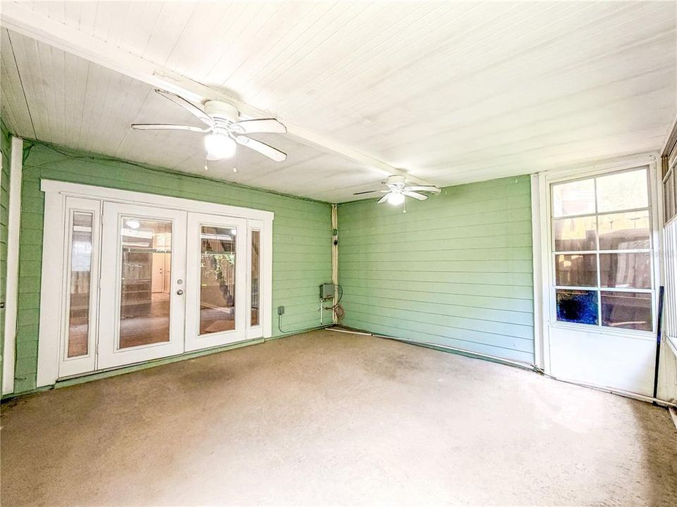 For Sale: $199,900 (2 beds, 2 baths, 1223 Square Feet)
